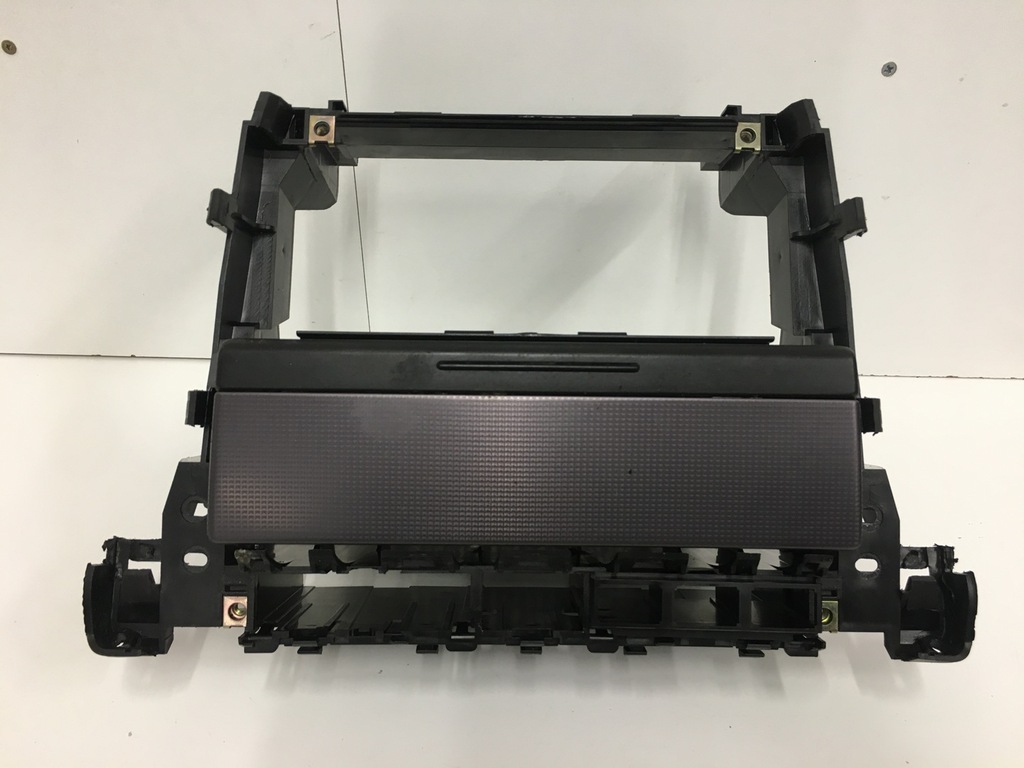 фото №8, Audi a6 c5 рамка корзина радіо lift 4b0858005c