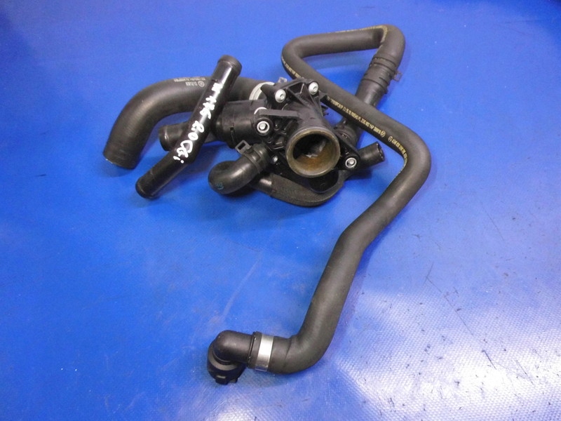 фото №1, Корпус термостата 2.0cgi mercedes w176 w246 cla