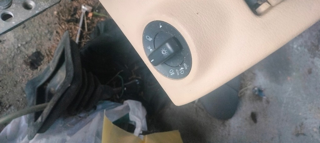 фото №5, Audi a8 d3 4e1857005b защита pod руль бежевая