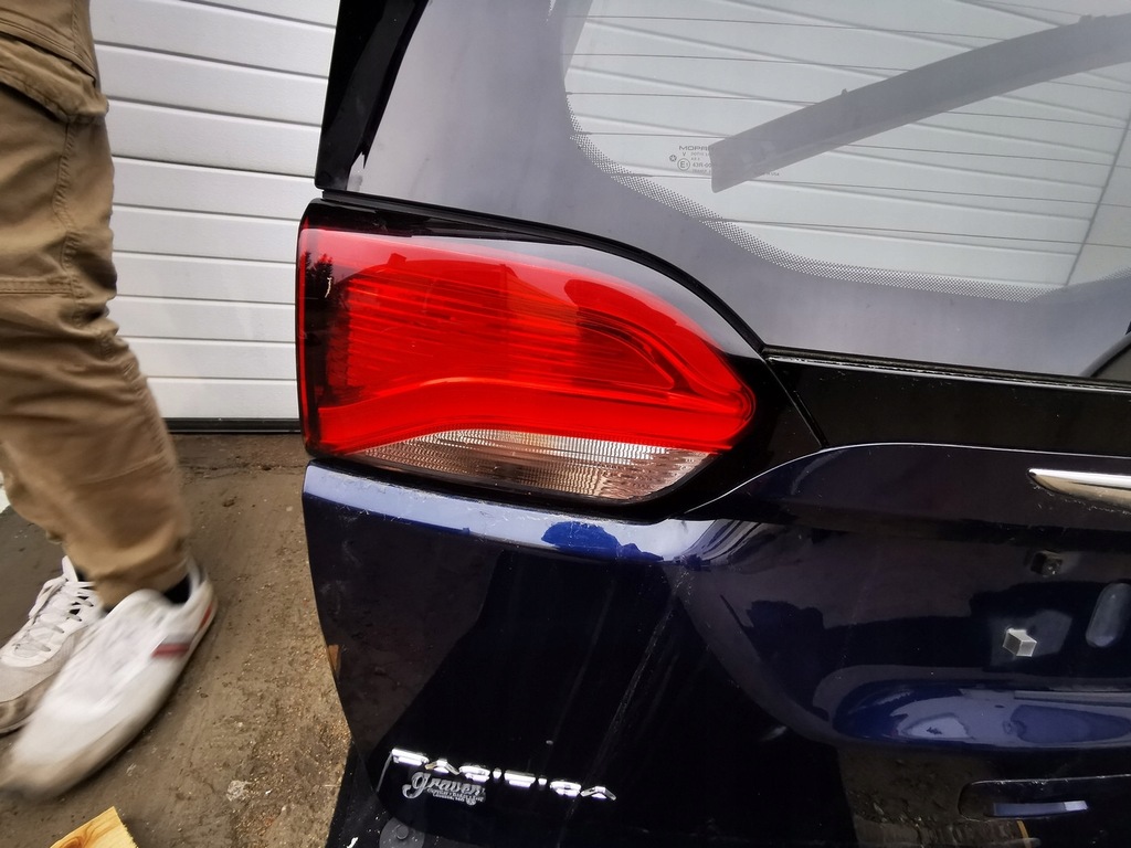 фото №10, Pbx крышка багажника багажника с стекло i спойлером chrysler pacifica