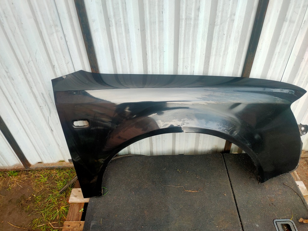 Крыло  правый  перед audi a4 b6 lz9w Недорого