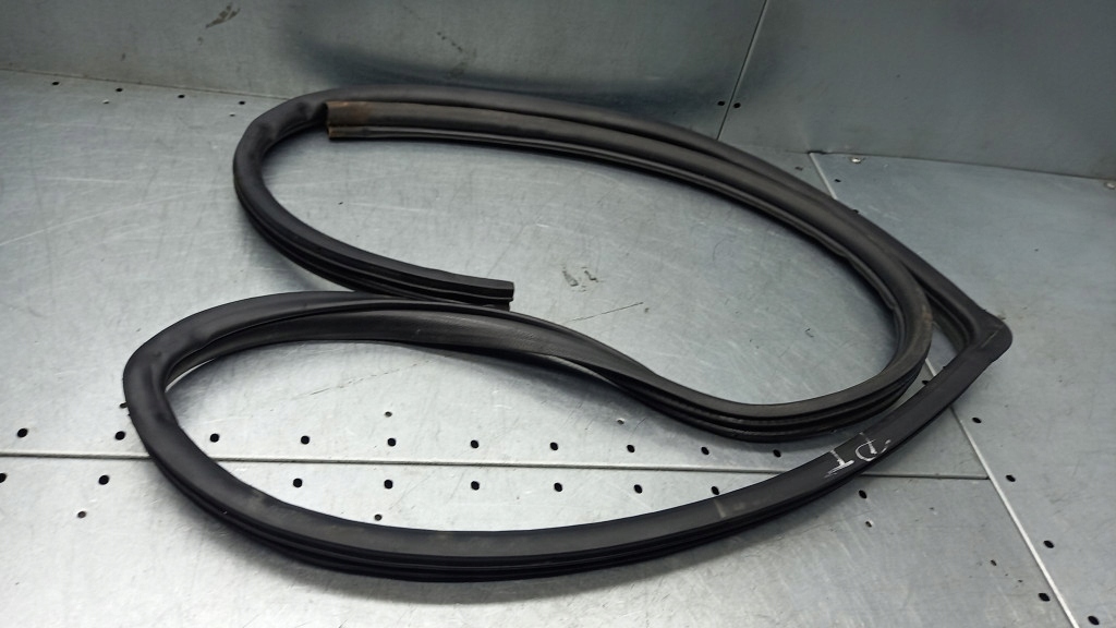 фото №1, Прокладка правая задняя toyota avensis t25 05r