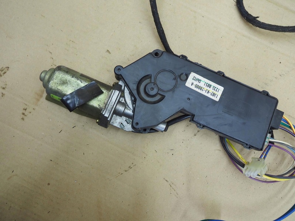 фото №9, Jeep liberty cherokee kj моторчик люк