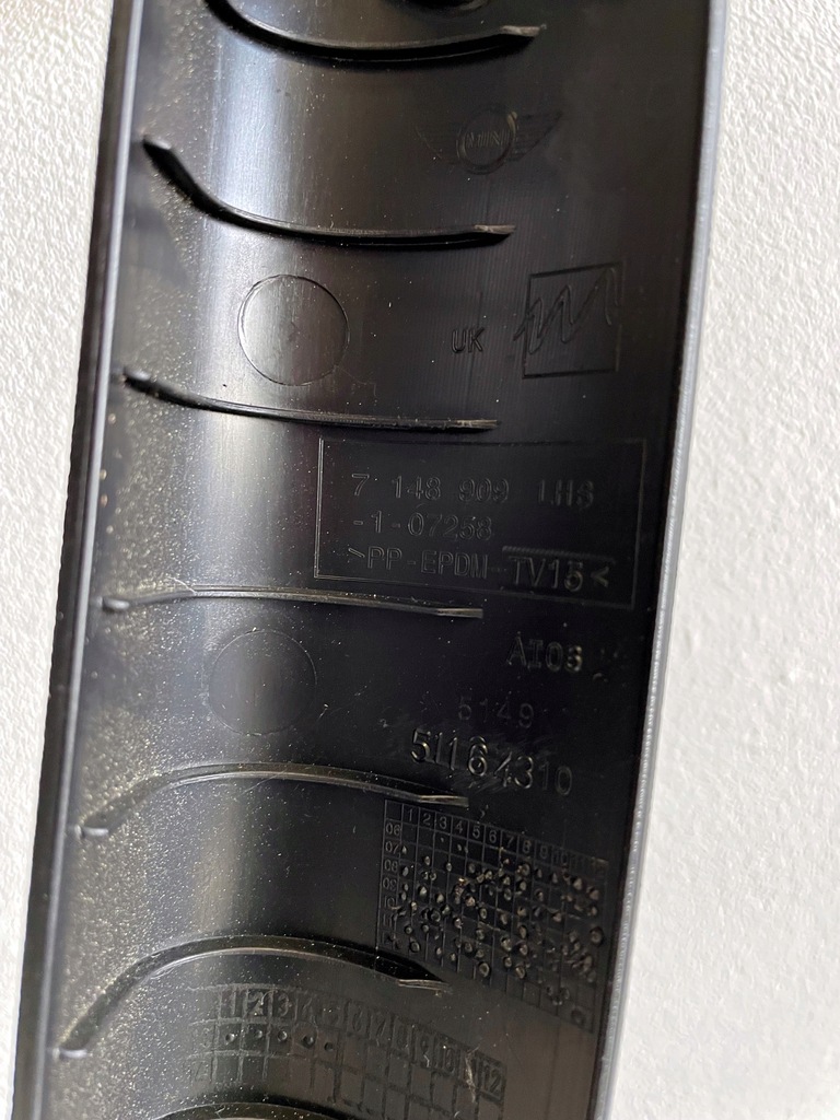 фото №3, Mini r56 захист молдинг багажника ліва 7148909