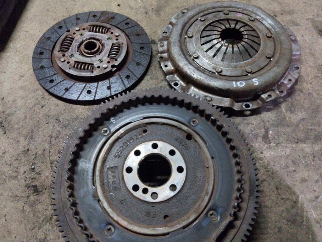 фото №1, Doblo i 1,3 jtd сцепление диск прижим 55201525