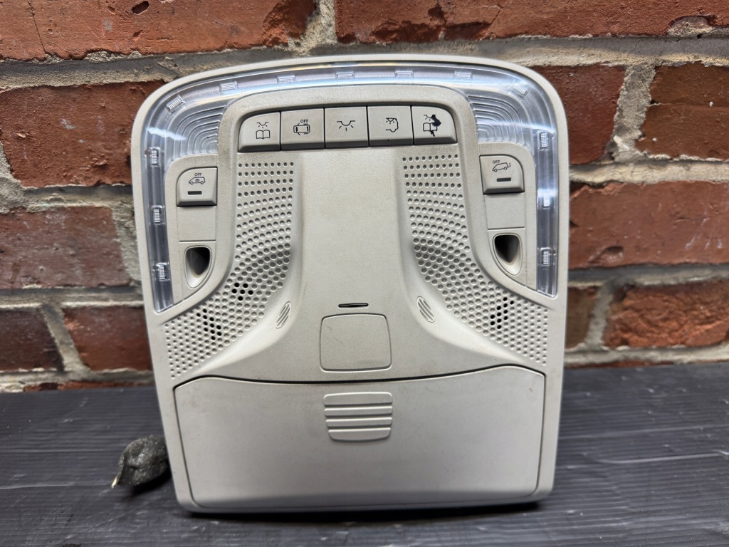 фото №1, Mercedes w447 освещение салона кабины a4479000006