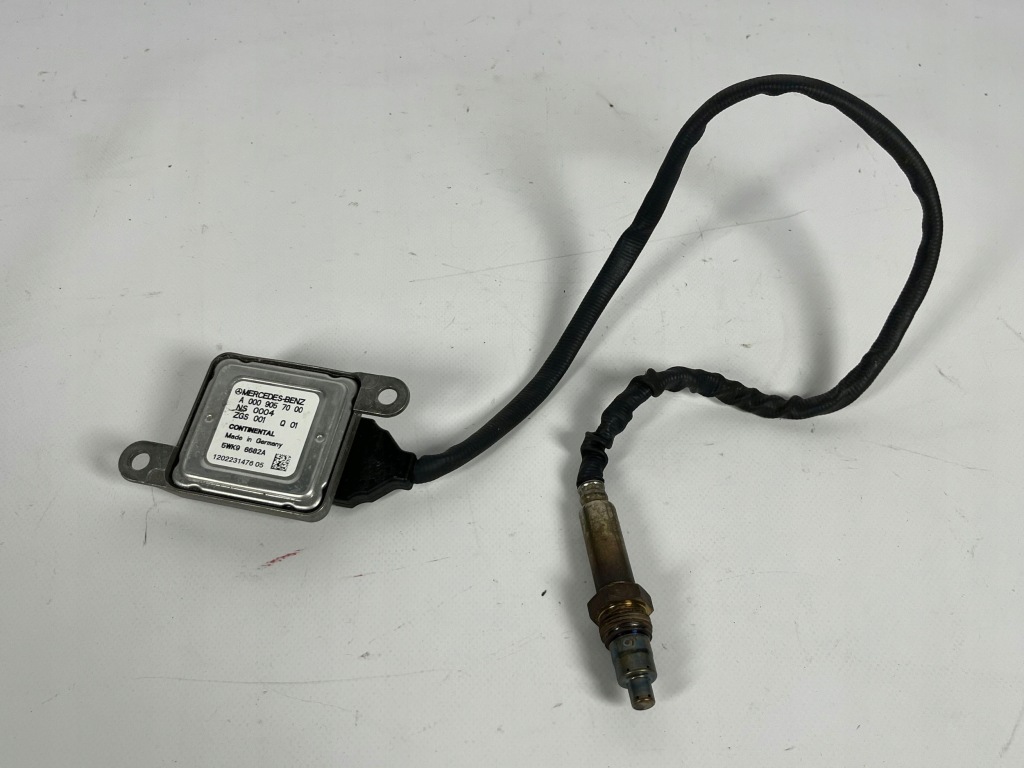 Купити Датчик лямбда-зонд датчик nox mercedes w166 w221 a0009057000
