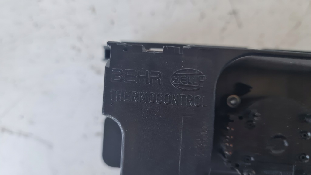 Панель обдув bmw e 46 hella 5hb007738-04/ 5hb00878-15 европа Недорого