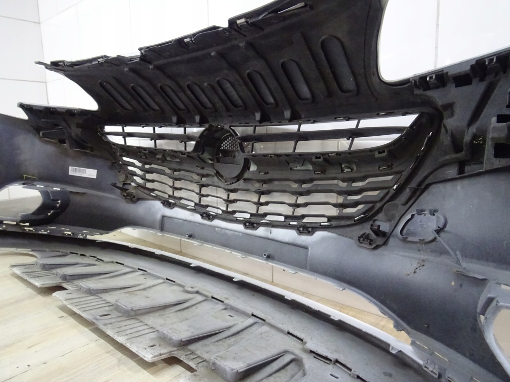 Opel corsa e бампер перед передний 39003567 с Разборки