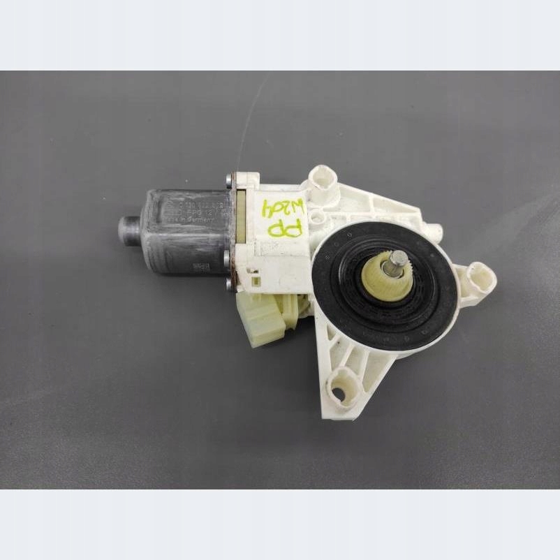 фото №9, Моторчик скло правий перед w204 a2048200242