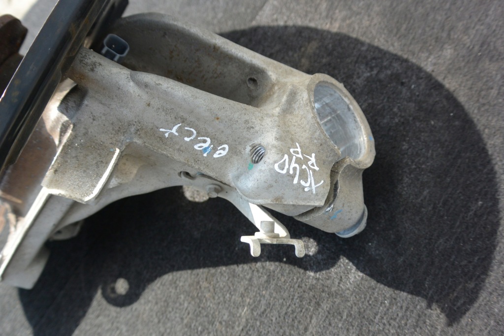 Поворотный кулак левая перед mercedes-benz cla w117 w176 w246 Доставка