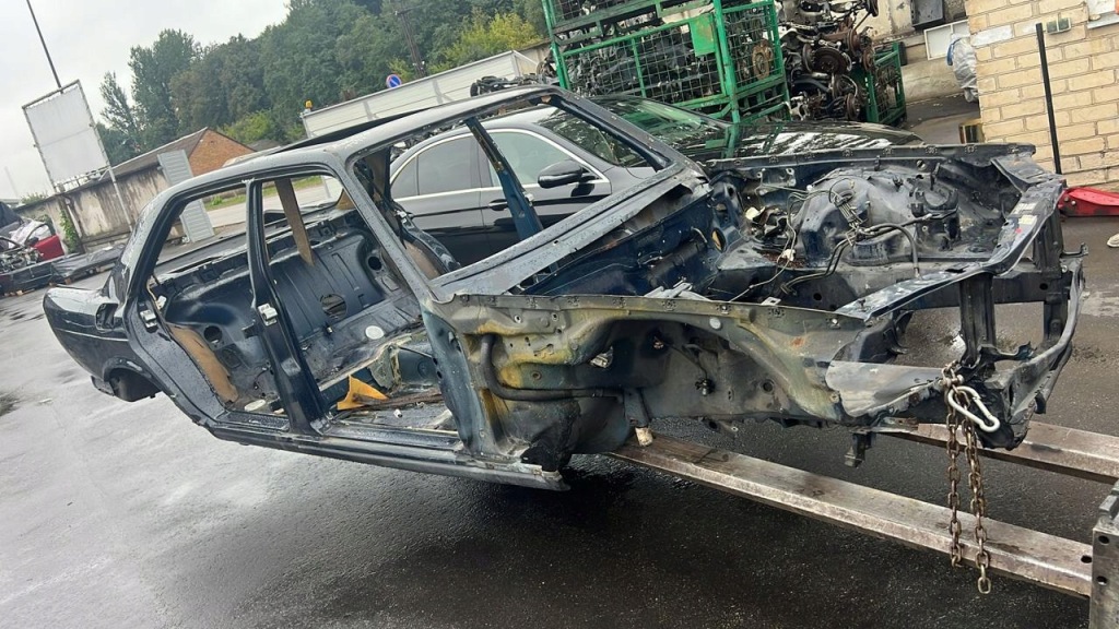 Купити Кузов mercedes-benz s-class w126 1983