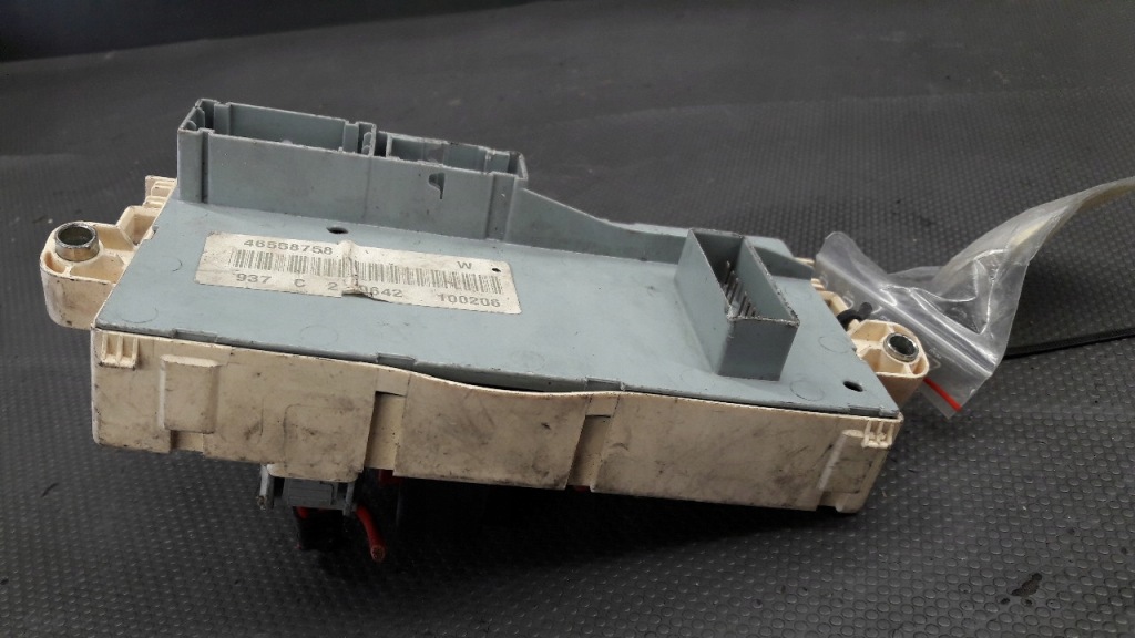 фото №1, 46558758 коробка запобіжників alfa romeo 147 2,0