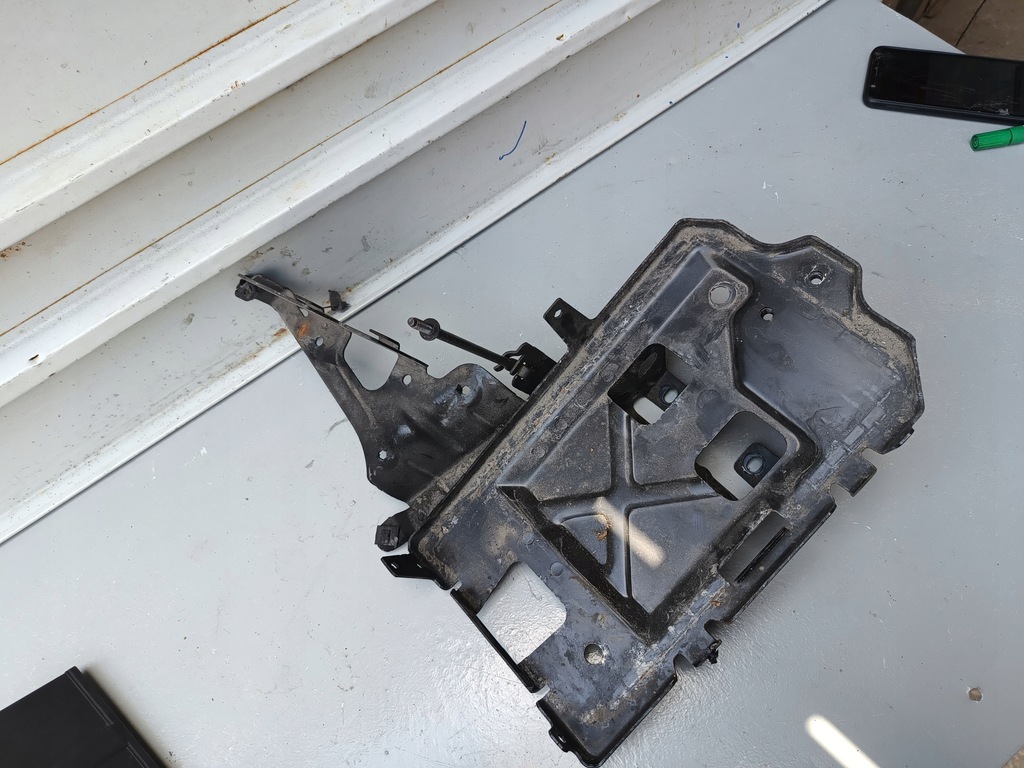 фото №9, Opel insignia b 17r- защита корпус основание аккумулятор 23347544 23347542