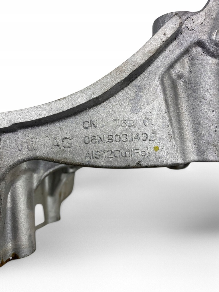 фото №13, Audi a4 s4 b9 8w 2023 кронштейн / кронштейн фильтра масла 06n903143