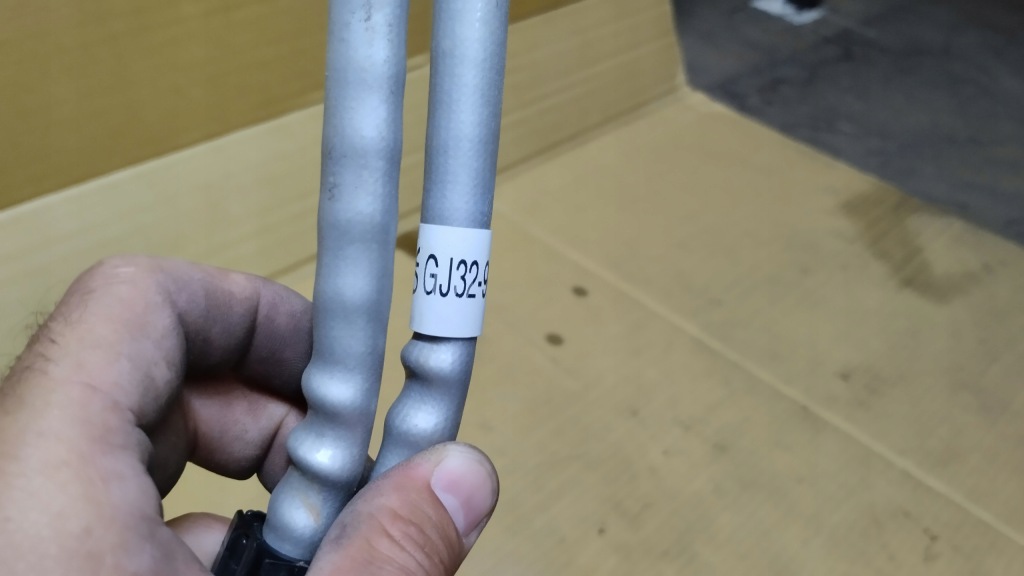 Шланг топлива land range rover gj32-9h334-ah Оригинал