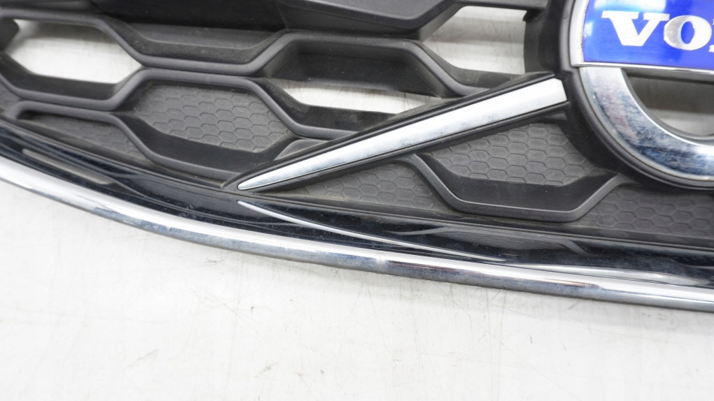 фото №7, Решётка радиатора решётка радиатора volvo v40 ii cc cross country 31301890 31301891