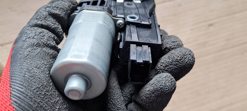 фото №11, Sq8 4m rsq8 q8 моторчик люк 3g5877795 sq7 4m q7 q3 83a