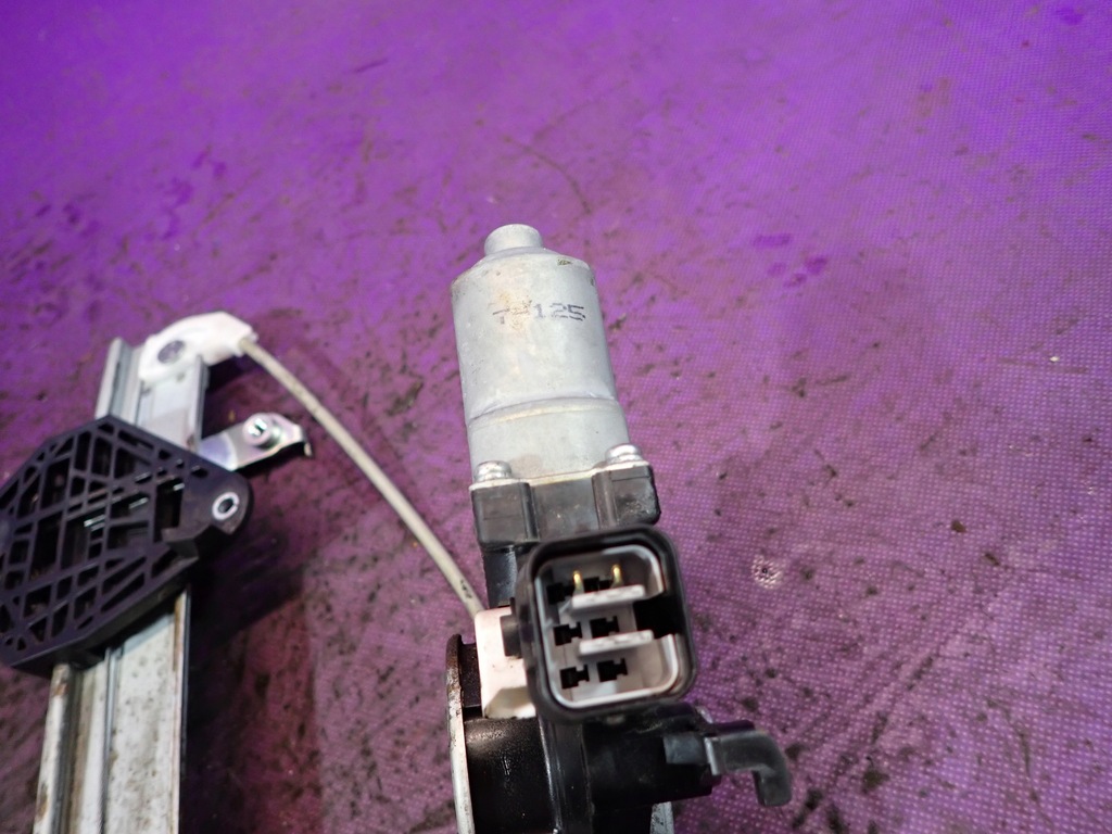 фото №4, Subaru forester iii 07- подъемник стекло задняя правый задний 2 pin