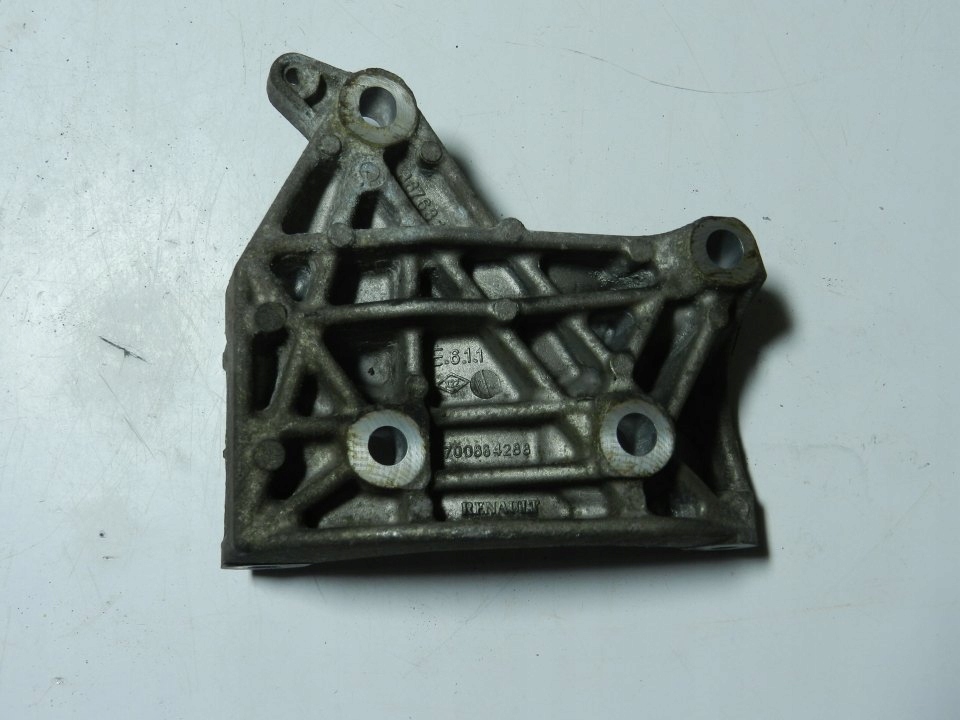 фото №3, Кронштейн кронштейн генератора 1.2 renault 7700864288