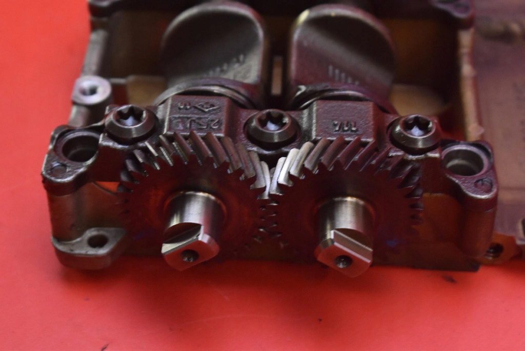 Насос оливи вали балансувальне 150-112-2 bmw e87 2.0i 129 km 04-07 в Україні