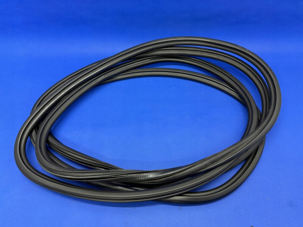 фото №1, Audi a6 c7 прокладка двері перед 4g0831721a