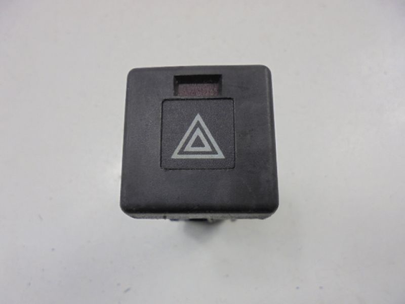 фото №1, Alfa romeo 75 выключатель аварийных 1610844