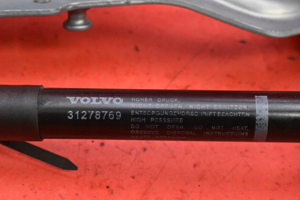 Петля петлі капота 30799178 volvo s60 2 2 10-13 Ціна