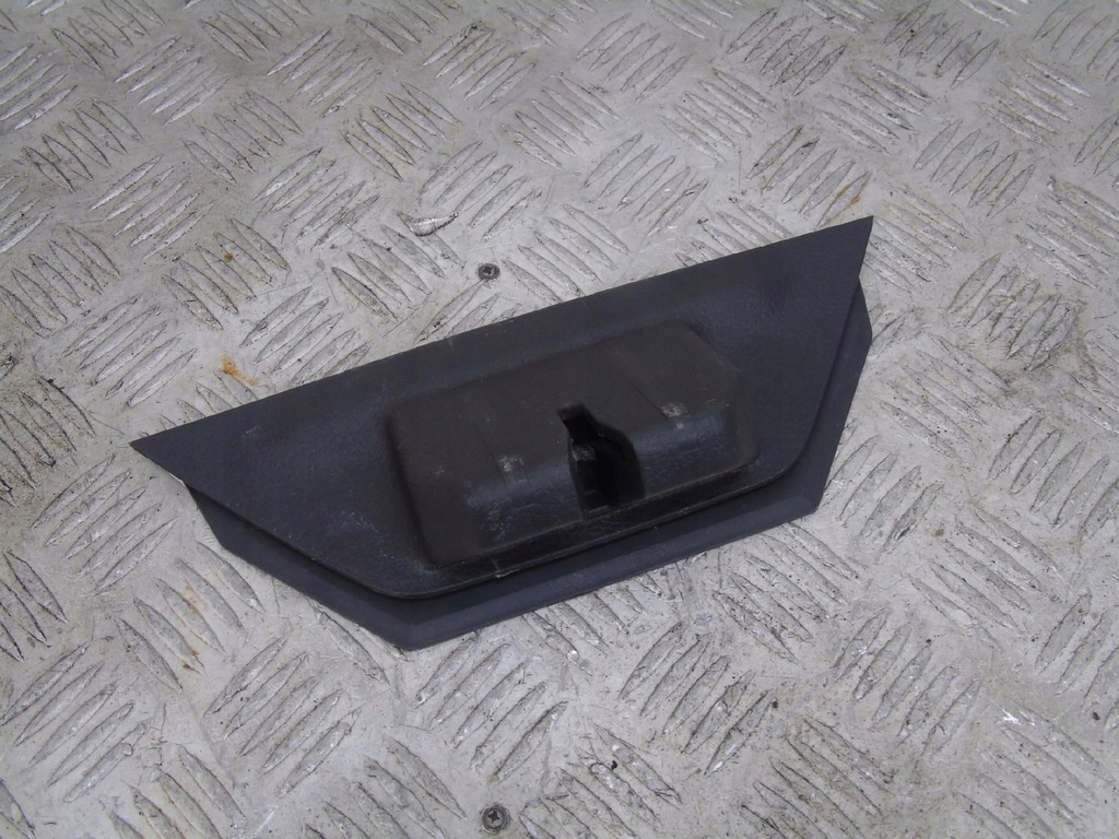 фото №1, Vw touareg защита замка крышки задняя 7p6827520b