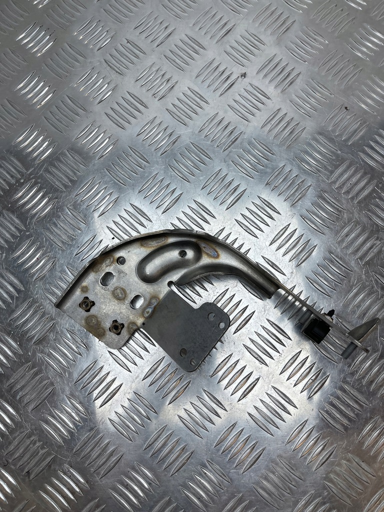 фото №6, Volvo s90 кронштейн кронштейн коробки 31697445