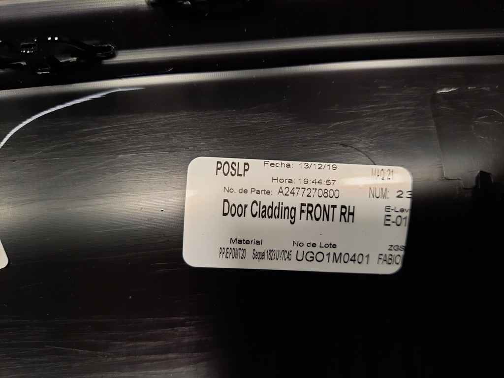 фото №8, Правая молдинг дверь перед mercedes glb a2477270800