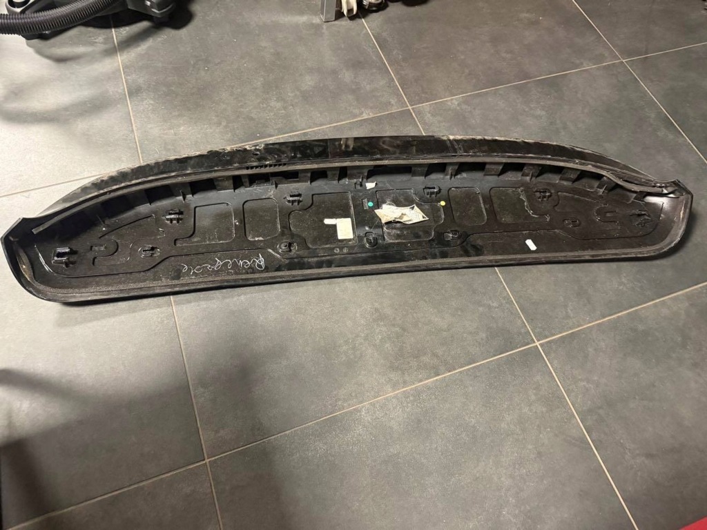 Спойлер кришки задній спойлер jeep renegade оригінал до фарбування Ціна