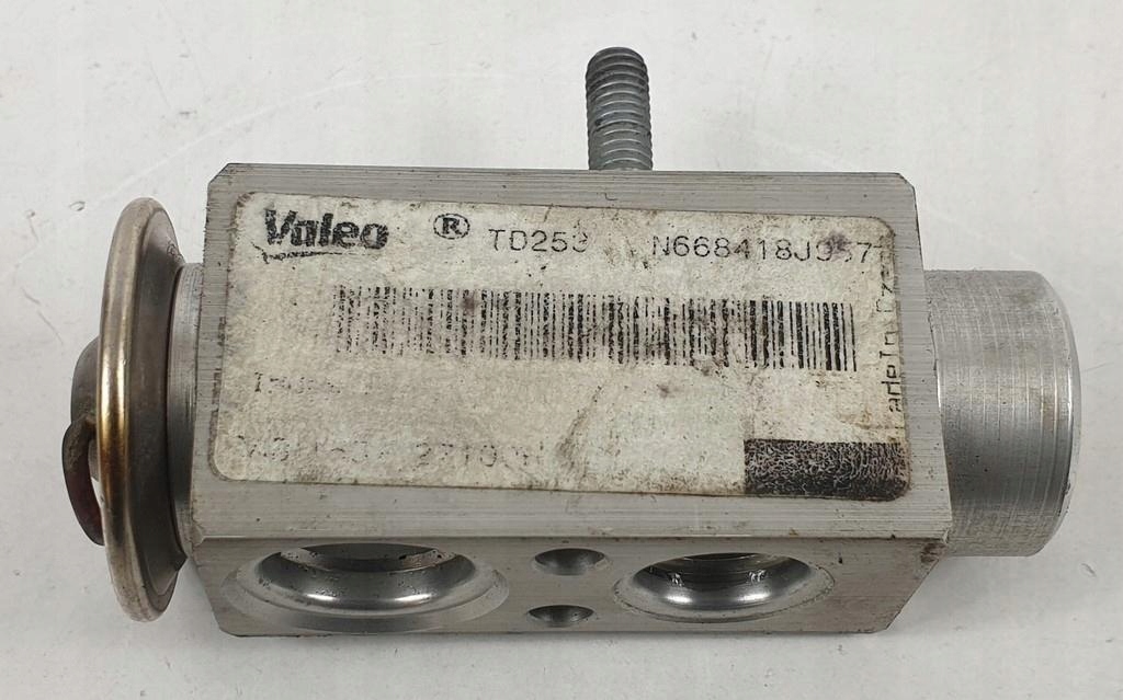 фото №1, Клапан расширительный mercedes w169 w245 2208300384