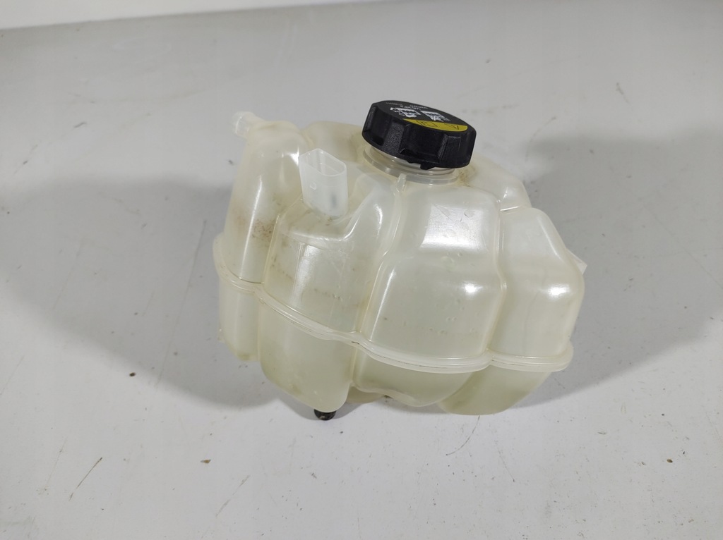 фото №5, Volvo v60 18r- бачок расширительный