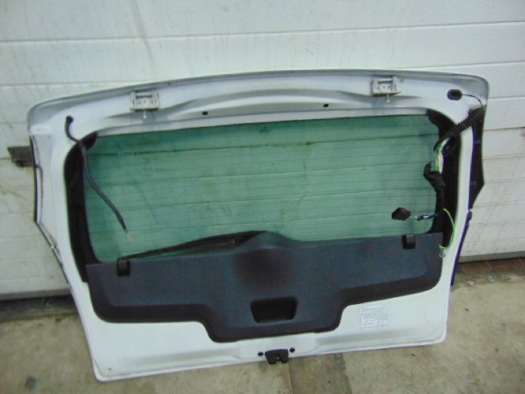 фото №6, Citroen c3 i 1.4d 68km 2006r hb задняя крышка багажника код лакокрасочного покрытия ewpb