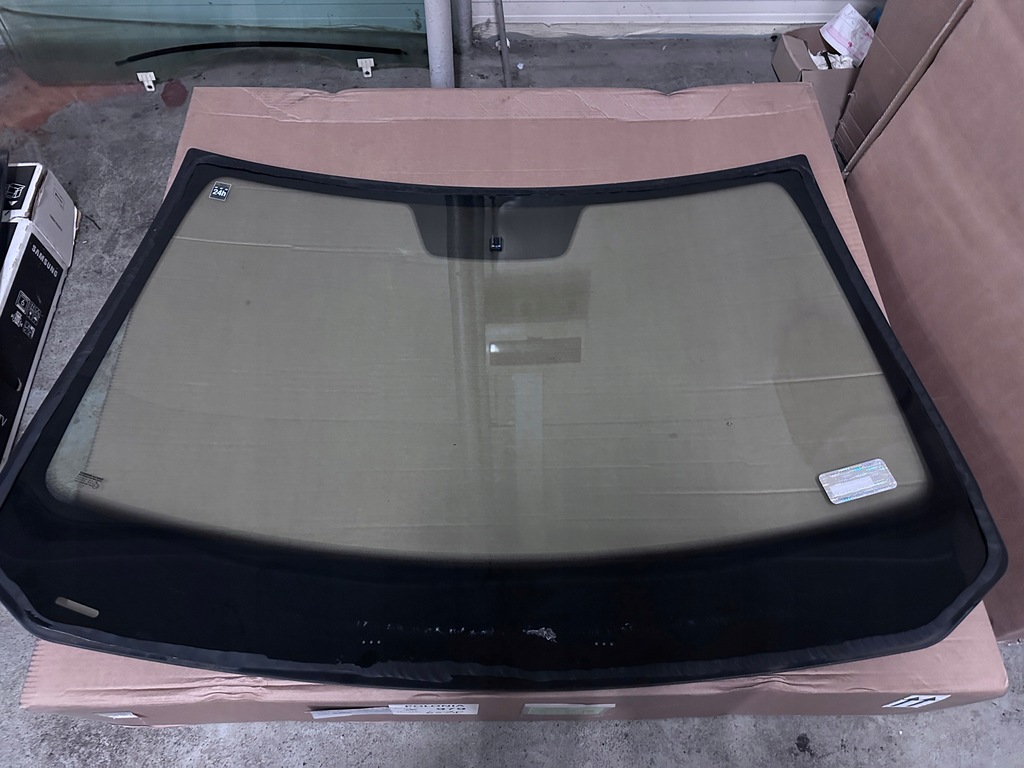 фото №1, Стекло лобовое передняя dacia duster ii