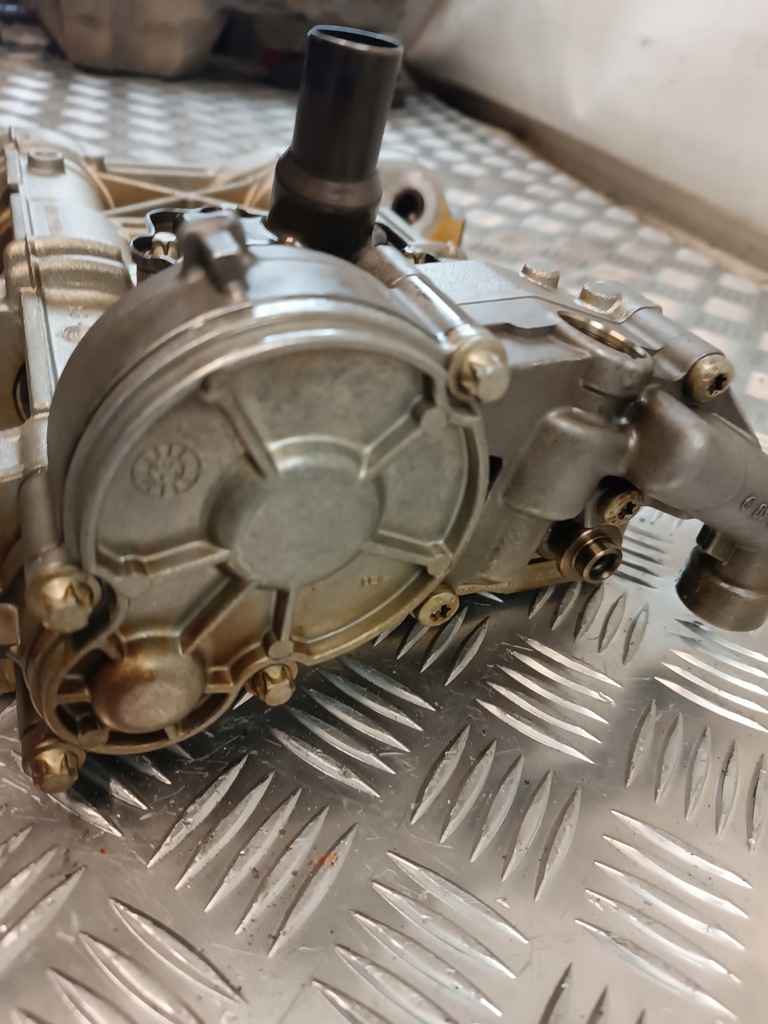 фото №9, Насос оливи mercedes w203 1.8b компресор r2710340203