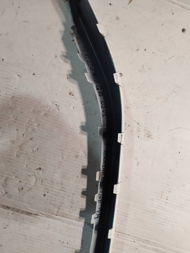 фото №14, Молдинг спойлер бампера перед mercedes eqa h243