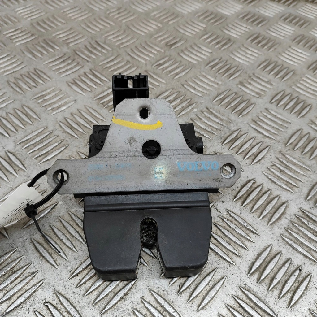 фото №6, Volvo v50 2010 замок крышки задний / багажника