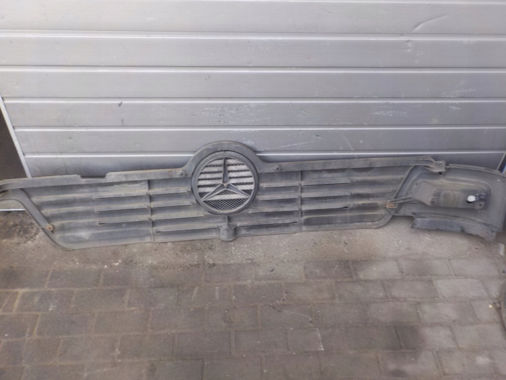 фото №2, Решётка радиатора mercedes atego