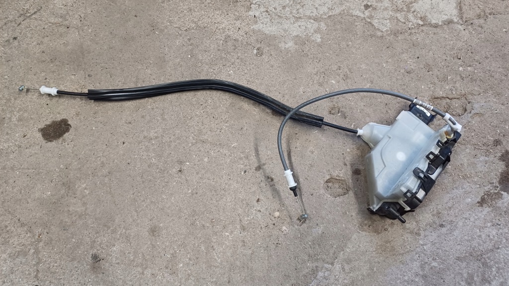 Купити Opel crossland замок двері правий передній 16942688