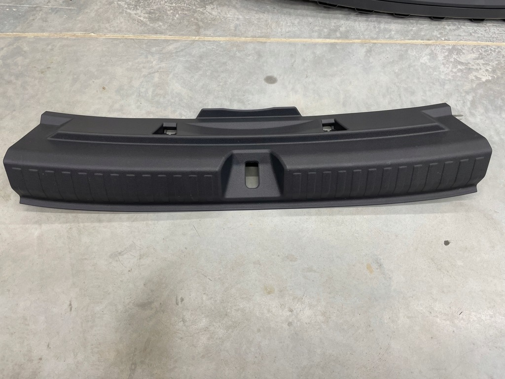 фото №1, Audi a3 8y защита порог багажника 8y4863471