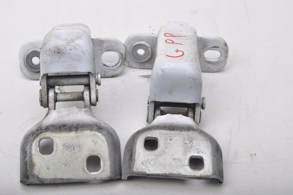 фото №1, Opel vivaro b петля дверь 93450652 правый перед