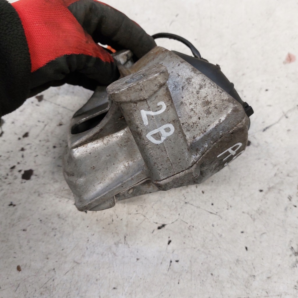 фото №11, Audi a5 8t 3,0d подушка кронштейн двигуна