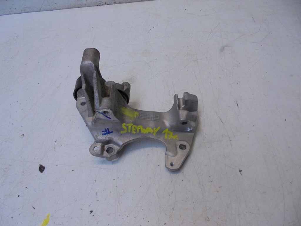 фото №1, Кронштейн ролик натягувач sandero stepway 0.9 tce