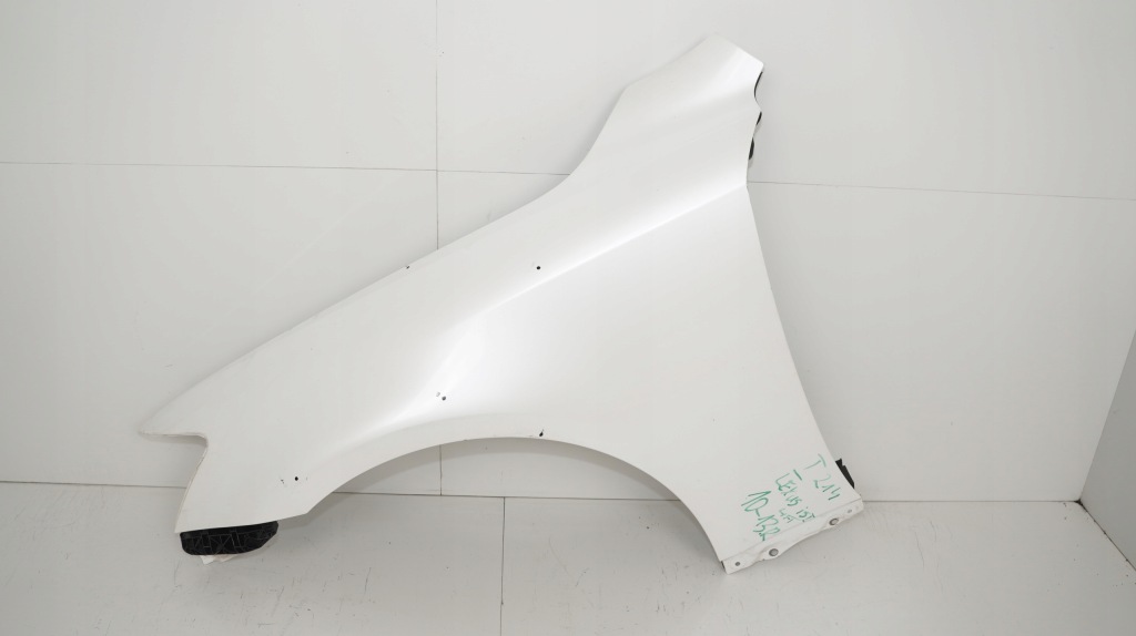Купить Крыло  левое  перед lexus is 2 рестайлинг  10-13r 077
