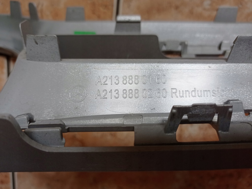 Решітка радіатора решітка радіатора mercedes e 213 в Україні