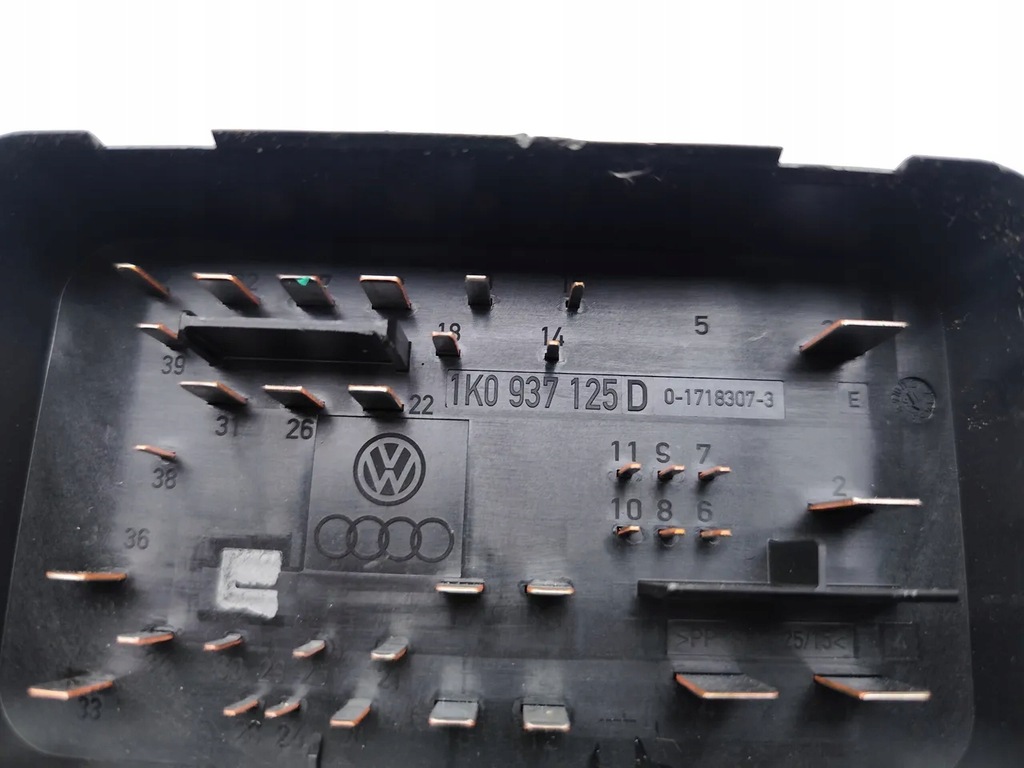 фото №7, Vw scirocco рамка / модуль предохранителей 1.4 tsi бензин 92kw 125 hp 2016