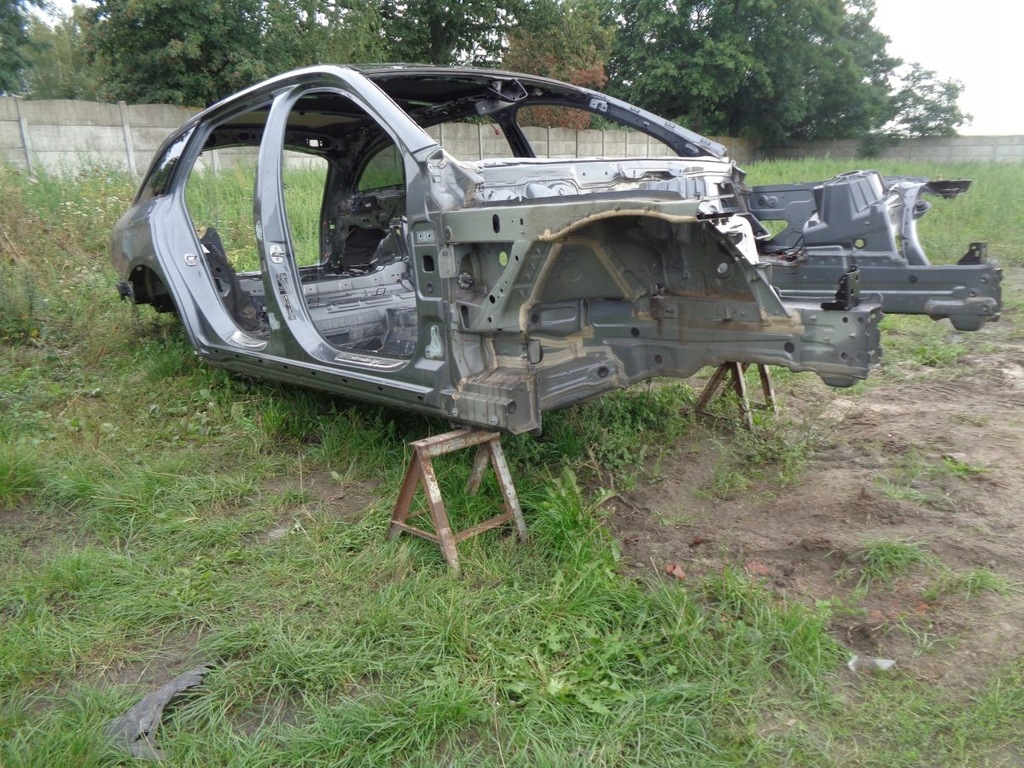 фото №1, Mercedes e w213 213 amg чверть права перед передня 992