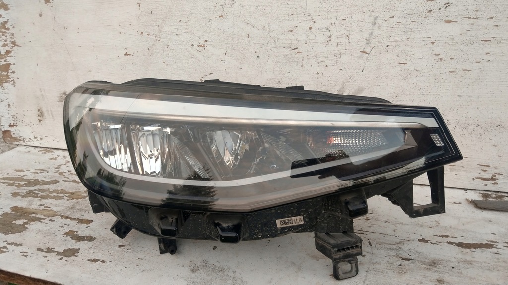 фото №1, Vw id4 id.4 11b941006 лампа права